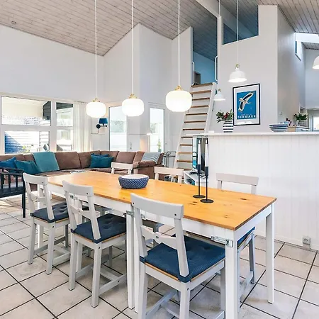 4 Star In Vaeggerlose * Bøtø By