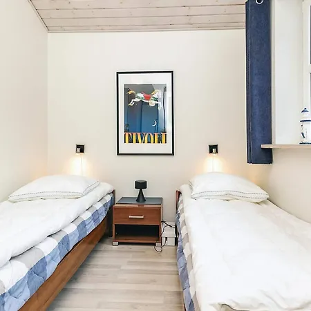 4 Star In Vaeggerlose Bøtø By