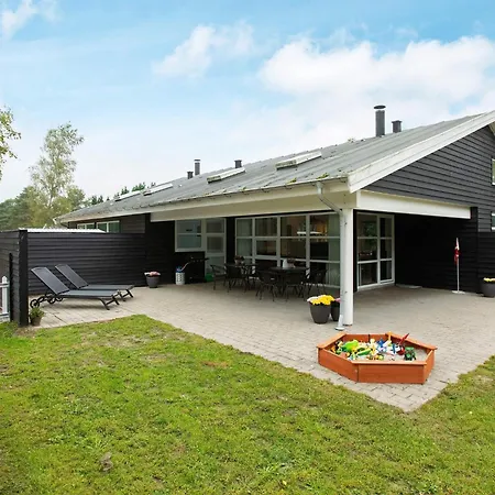 4 Star In Vaeggerlose Bøtø By